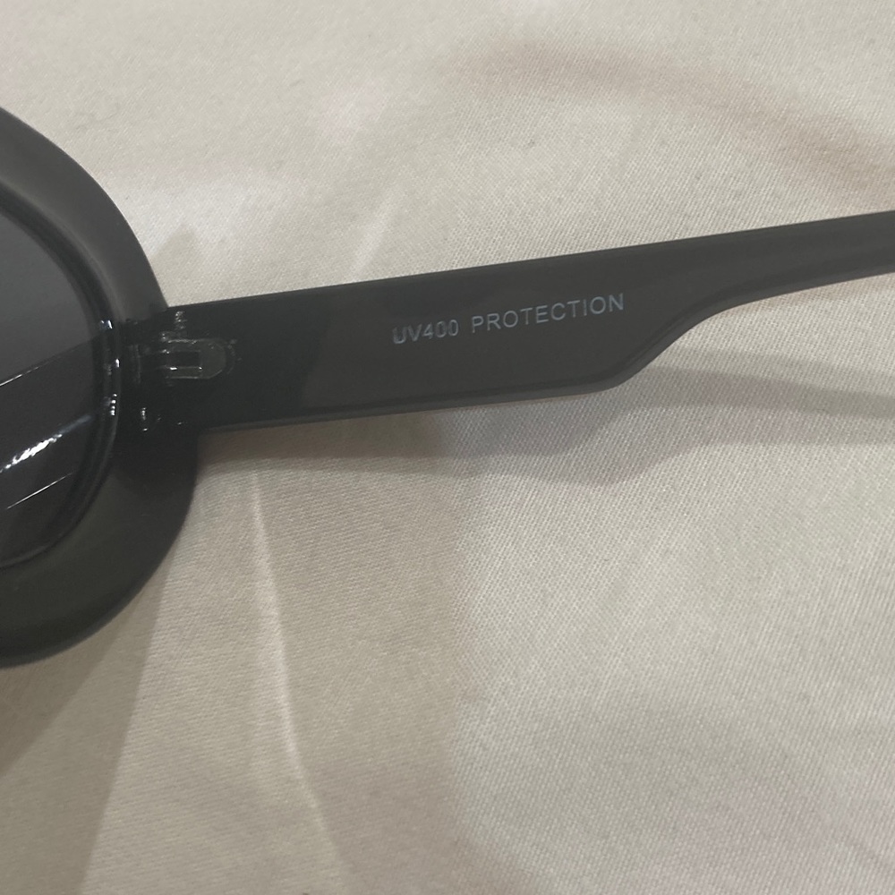Women’s Black Oversized Oval Sunglasses - Picture 14 of 16